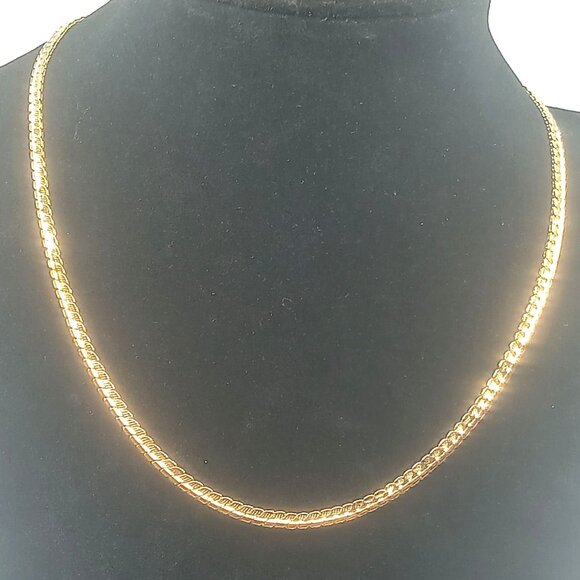 Avon Necklace Gold-tone 14" L Flat Chain Necklace Lobster Clasp Closure Vintage - Picture 1 of 8